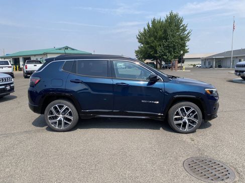 New 2024 Jeep Compass Limited w/ Elite Group image 2