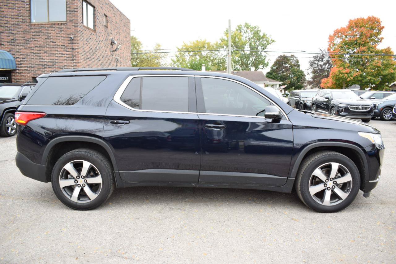 Used 2020 Chevrolet Traverse LT w/ LT Premium Package FWD image 6
