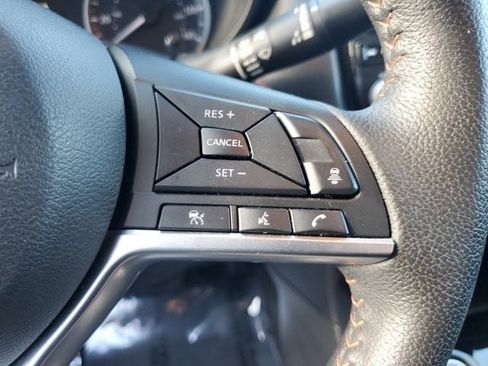 Used 2024 Nissan Versa SR w/ Trunk Package image 31