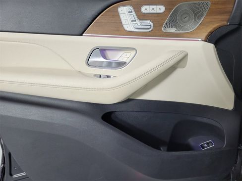 Used 2022 Mercedes-Benz GLS 450 4MATIC image 20