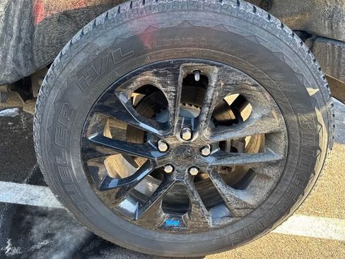 Used 2022 Jeep Wrangler Unlimited Sahara w/ Cold Weather Group image 6