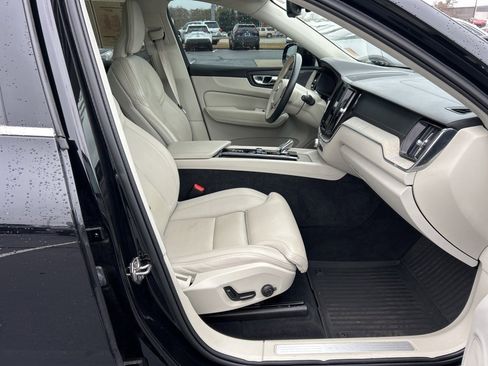 Used 2022 Volvo XC60 B5 Inscription w/ Advanced Package image 22
