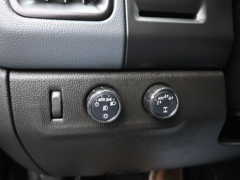 Used 2020 Chevrolet Colorado Z71 w/ Z71 Midnight Edition image 26