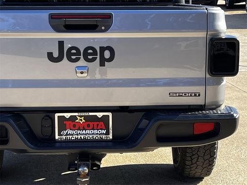 Used 2020 Jeep Gladiator Sport w/ Quick Order Package 24S image 6