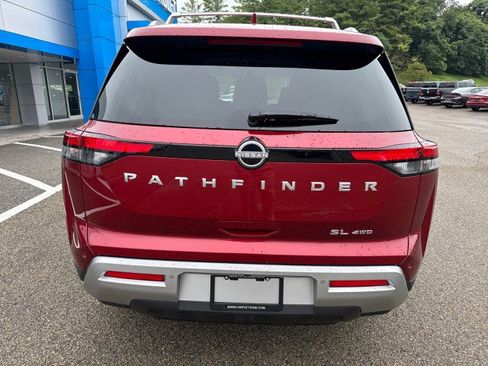 Used 2024 Nissan Pathfinder SL image 4