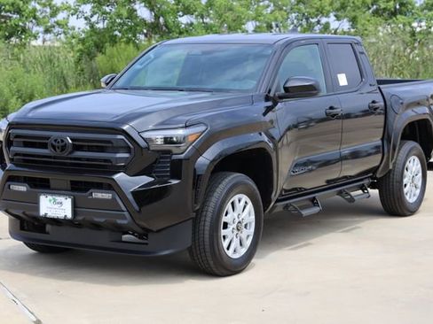 New 2026 Toyota Tacoma SR5 RWD image 3