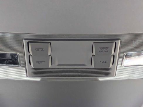 Used 2023 Volkswagen Tiguan SE FWD image 26