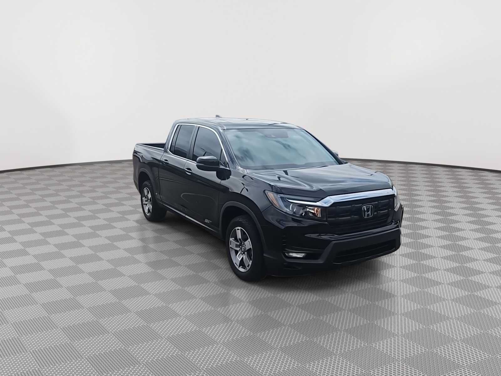 Certified 2024 Honda Ridgeline RTL image 2