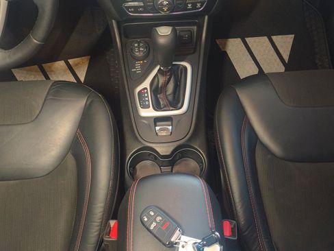 Used 2017 Jeep Cherokee Trailhawk w/ Comfort/Convenience Group image 14