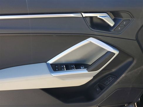 Used 2024 Audi Q3 2.0T Premium Plus image 20