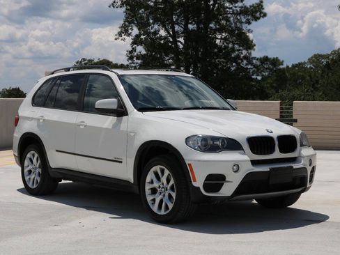 Used 2011 BMW X5 xDrive35i AWD/4WD image 1