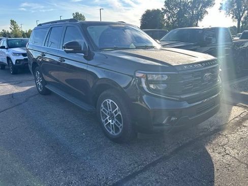 Used 2025 Ford Expedition Max Active AWD/4WD image 5