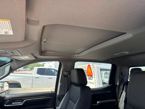 Used 2024 GMC Sierra 1500 SLT AWD/4WD image 19