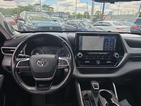 Used 2022 Toyota Highlander Platinum AWD/4WD image 14