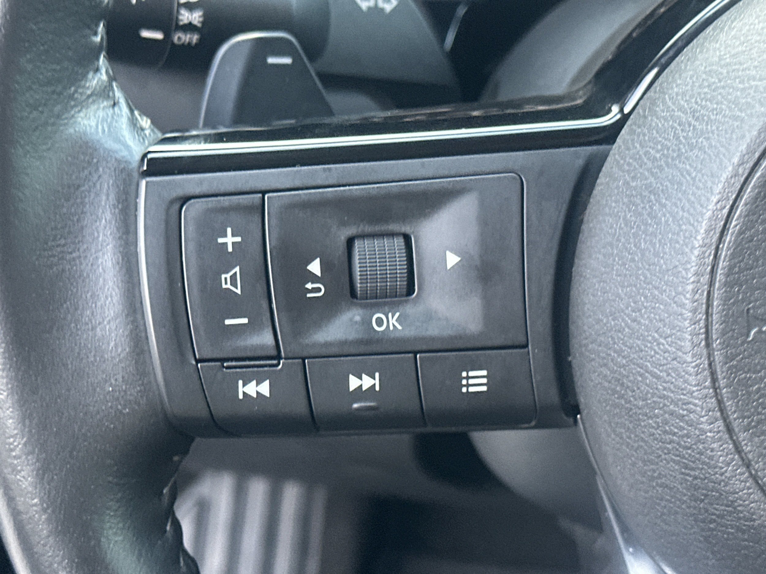 Used 2024 Nissan Pathfinder SL w/ Cargo Package FWD image 27