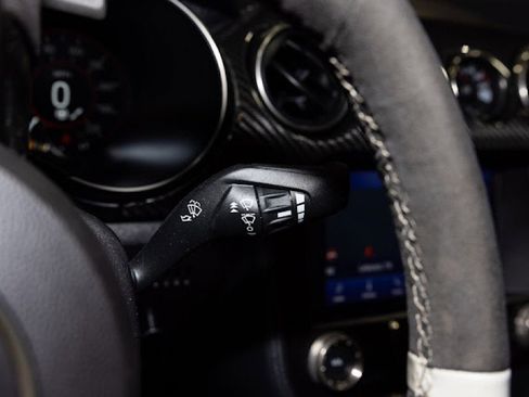 Used 2021 Ford Mustang Shelby GT500 w/ Carbon Fiber Track Pack image 34