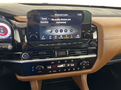 Used 2023 Nissan Pathfinder Platinum AWD/4WD image 22