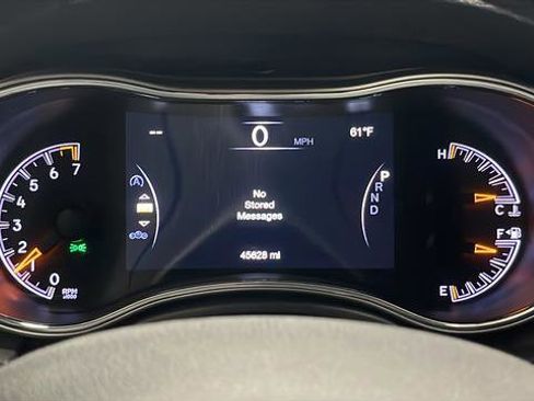 Used 2018 Jeep Grand Cherokee Laredo AWD/4WD image 16