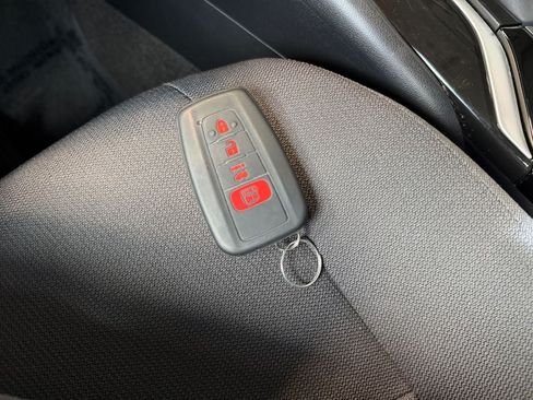 Used 2021 Toyota Corolla LE FWD image 31
