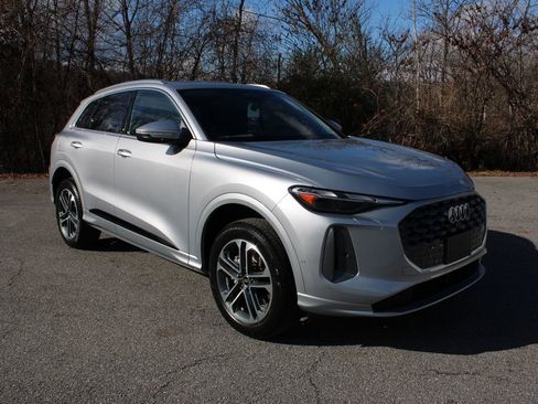 New 2025 Audi Q5 2.0T Premium image 2