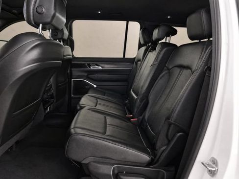 Used 2024 Jeep Wagoneer Series II w/ Flexible Seating Group RWD image 11