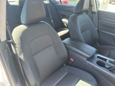 Used 2025 Nissan Altima 2.5 SV image 36