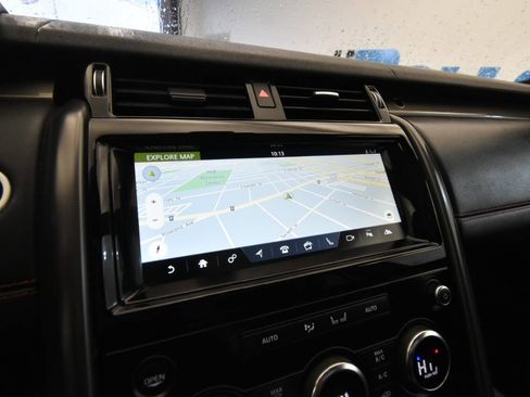 Used 2018 Land Rover Discovery HSE image 24