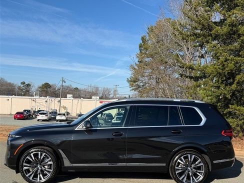 Used 2023 BMW X7 xDrive40i w/ Premium Package image 4