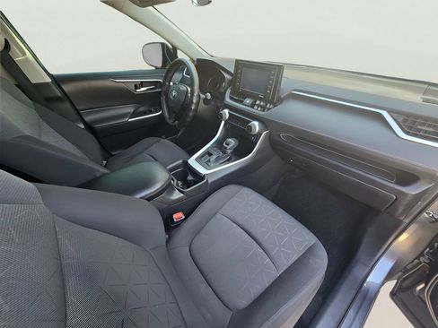 Used 2021 Toyota RAV4 XLE image 22