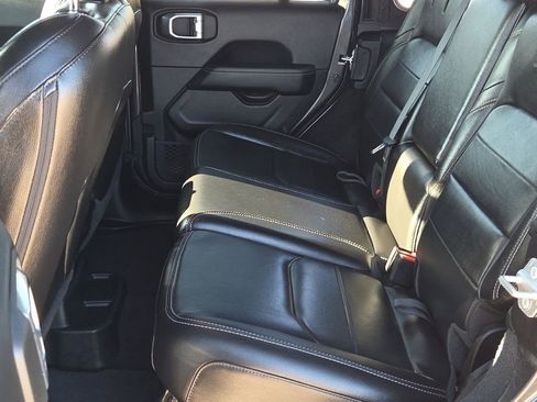 Used 2021 Jeep Wrangler Unlimited Sahara w/ Cold Weather Group image 15