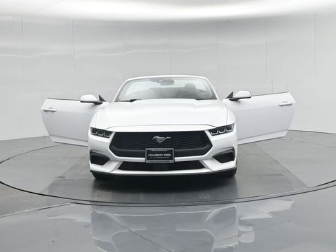 Used 2024 Ford Mustang Convertible image 32