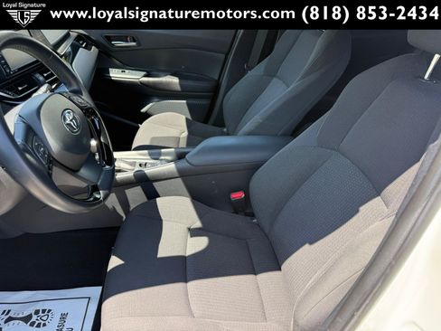 Used 2018 Toyota C-HR XLE FWD image 15
