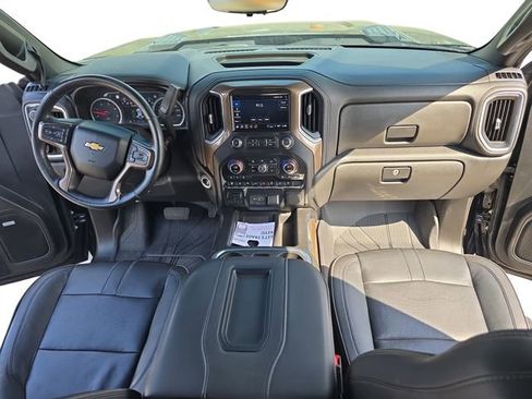 Used 2022 Chevrolet Silverado 3500 High Country w/ Technology Package image 9