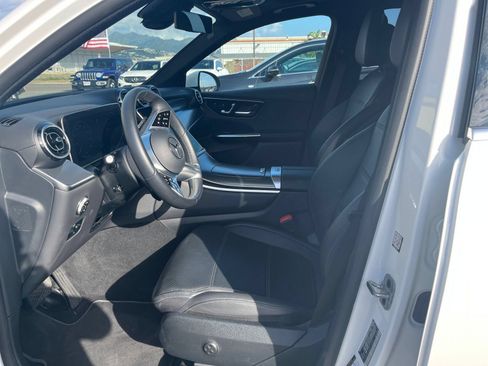 Used 2024 Mercedes-Benz GLC 300 image 23