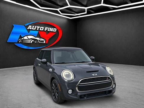 Used 2017 MINI Cooper S FWD image 2