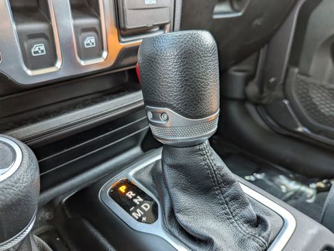 Used 2020 Jeep Wrangler Sport AWD/4WD image 13