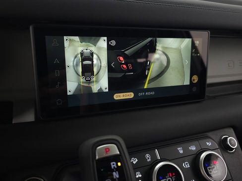 Used 2024 Land Rover Defender 110 S image 30