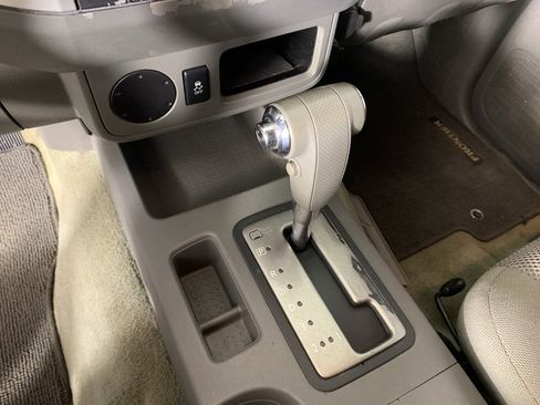 Used 2016 Nissan Frontier SV image 24