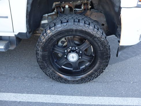 Used 2019 Chevrolet Silverado 2500 High Country w/ Duramax Plus Package AWD/4WD image 41
