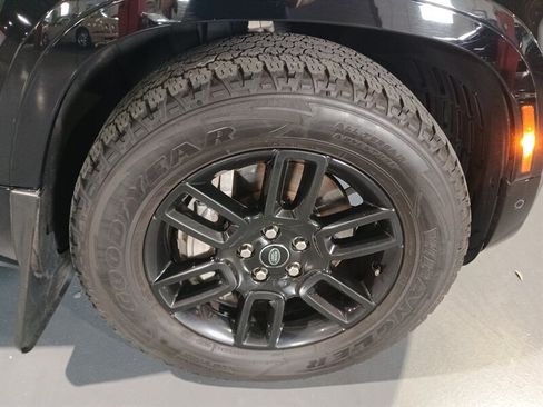 Used 2022 Land Rover Defender 110 X-Dynamic SE AWD/4WD image 57