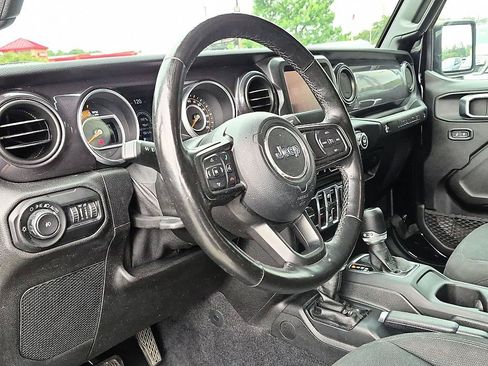 Used 2021 Jeep Wrangler Unlimited Sport AWD/4WD image 16
