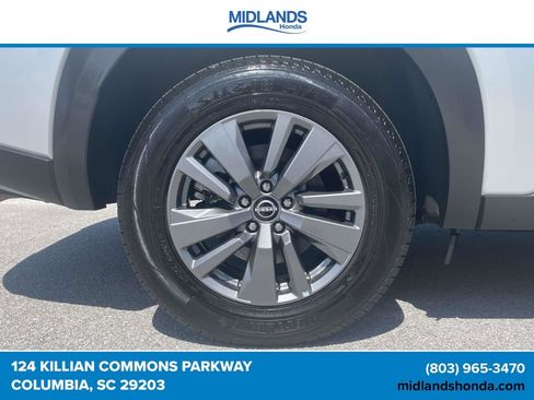 Used 2024 Nissan Pathfinder SV AWD/4WD image 7