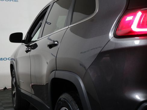 Used 2019 Jeep Cherokee Limited AWD/4WD image 10