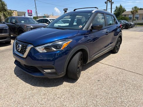 Used 2020 Nissan Kicks SR w/ SR Premium Package FWD image 1