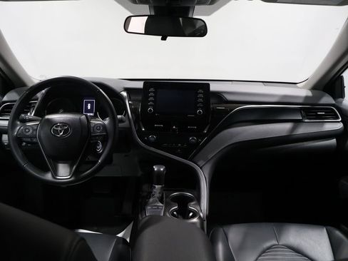 Used 2024 Toyota Camry SE image 16