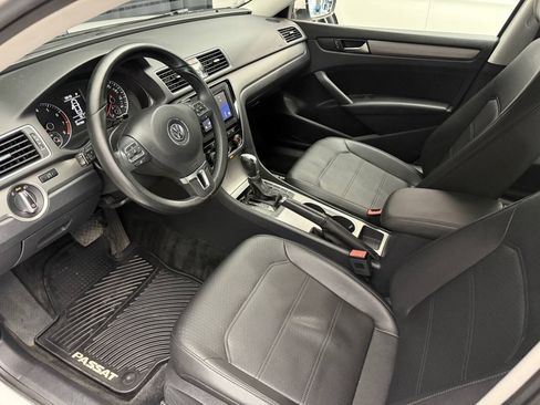 Used 2015 Volkswagen Passat 1.8T SE FWD image 12