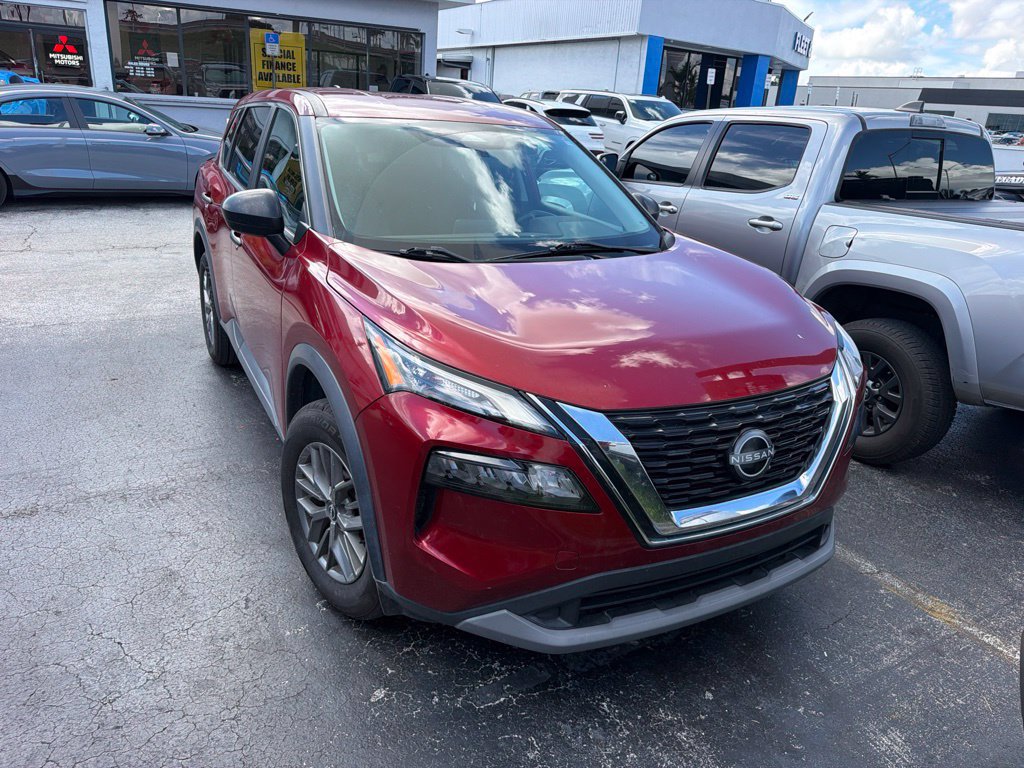 Used 2023 Nissan Rogue S FWD image 3