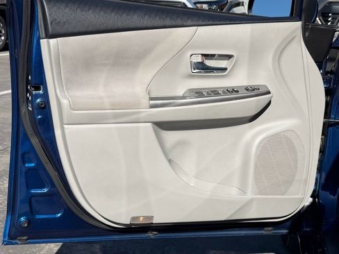 Used 2017 Toyota Prius V Three image 13