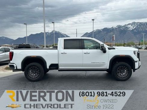 Used 2024 GMC Sierra 3500 Denali Ultimate AWD/4WD image 26