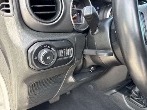 Used 2021 Jeep Wrangler Unlimited Sport AWD/4WD image 40